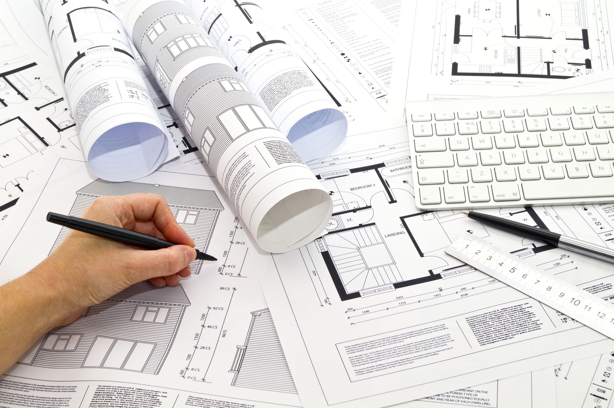 Valoraciones y certificas profesionales. Gestión Inmobiliaria Puertatierra S.L en Cádiz